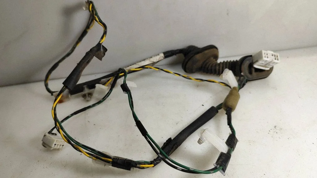 Rear door wiring loom 821540F010