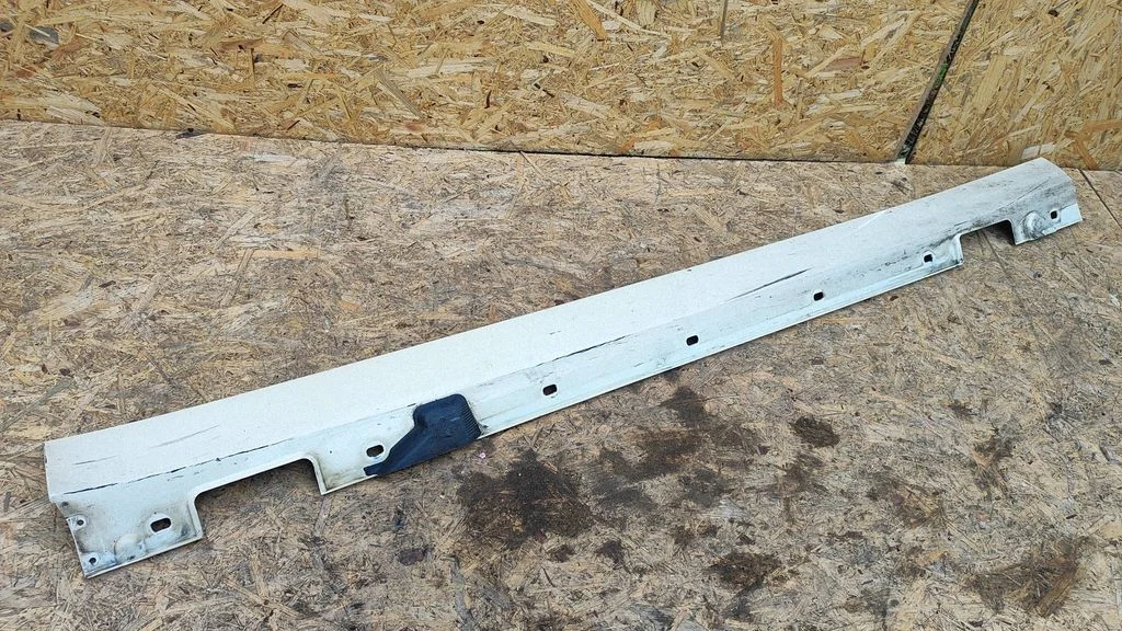 Sill A2126900840