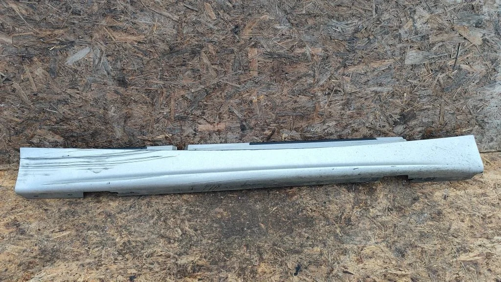 Sill – right