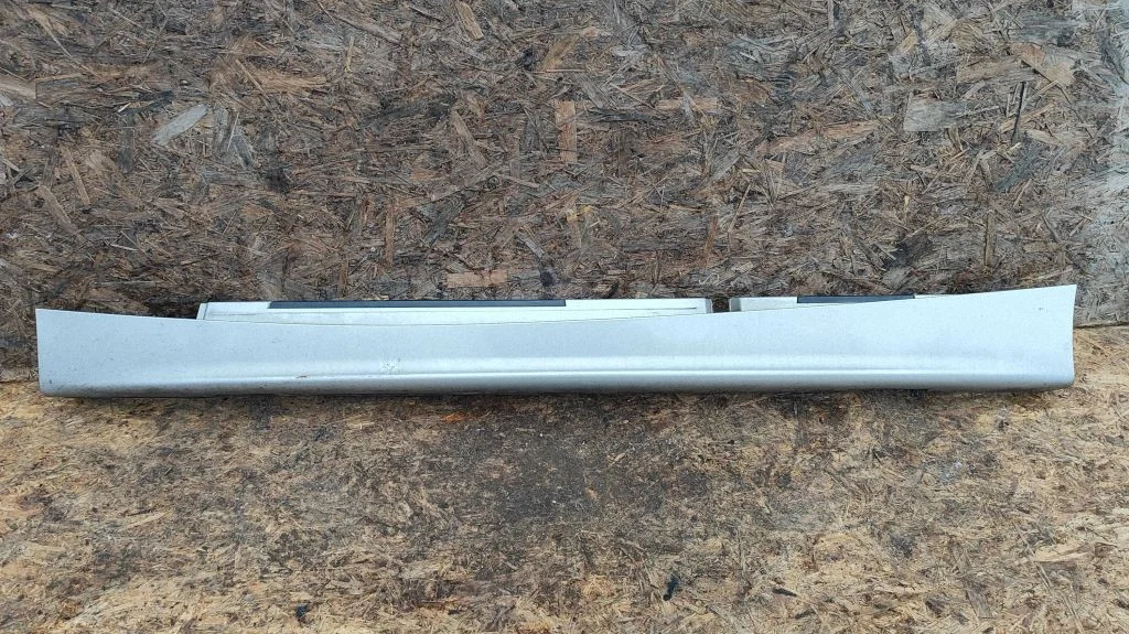 Sill – left
