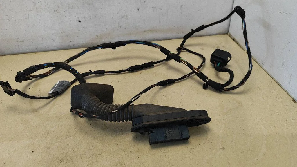 Rear door wiring loom – BMW 3 Series E90 E91 (2005-2012)