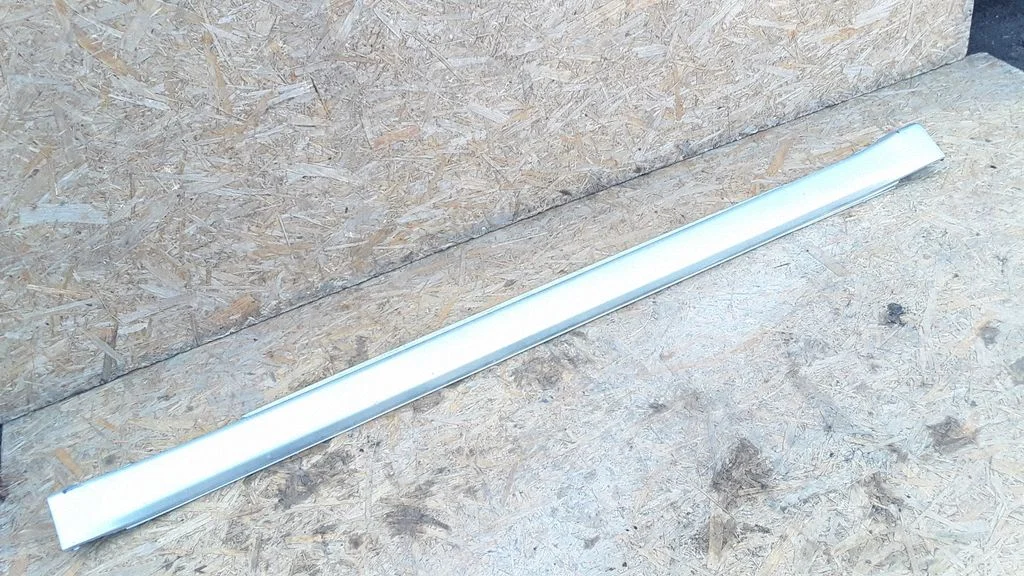 Próg 96051AG05A