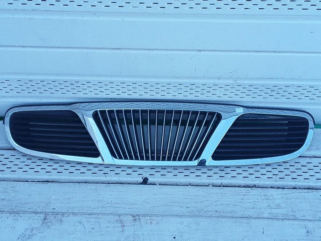 Front grill 96205735