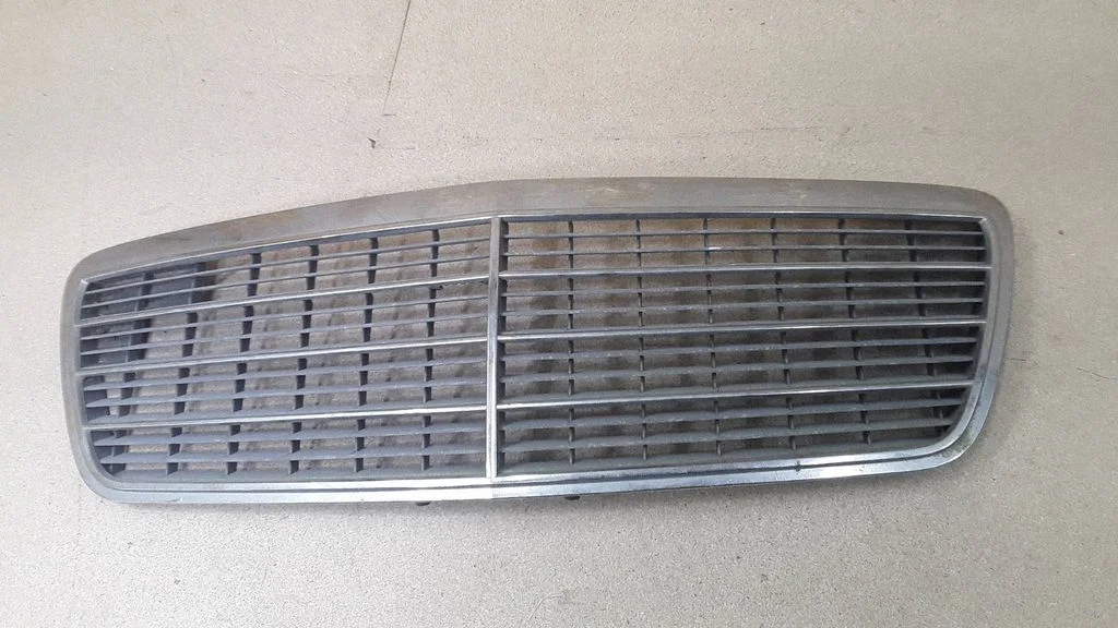 Front grill – Mercedes-Benz E-Class W210 (1995-2002)