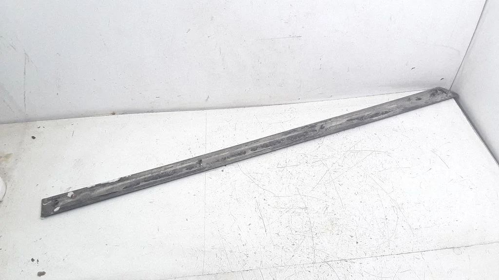 Rear door trim (molding) – left