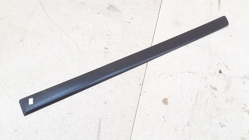 Rear door trim (molding) – Ford Galaxy (2000-2006)