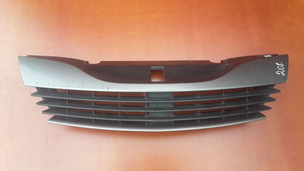Front grill 8200012581
