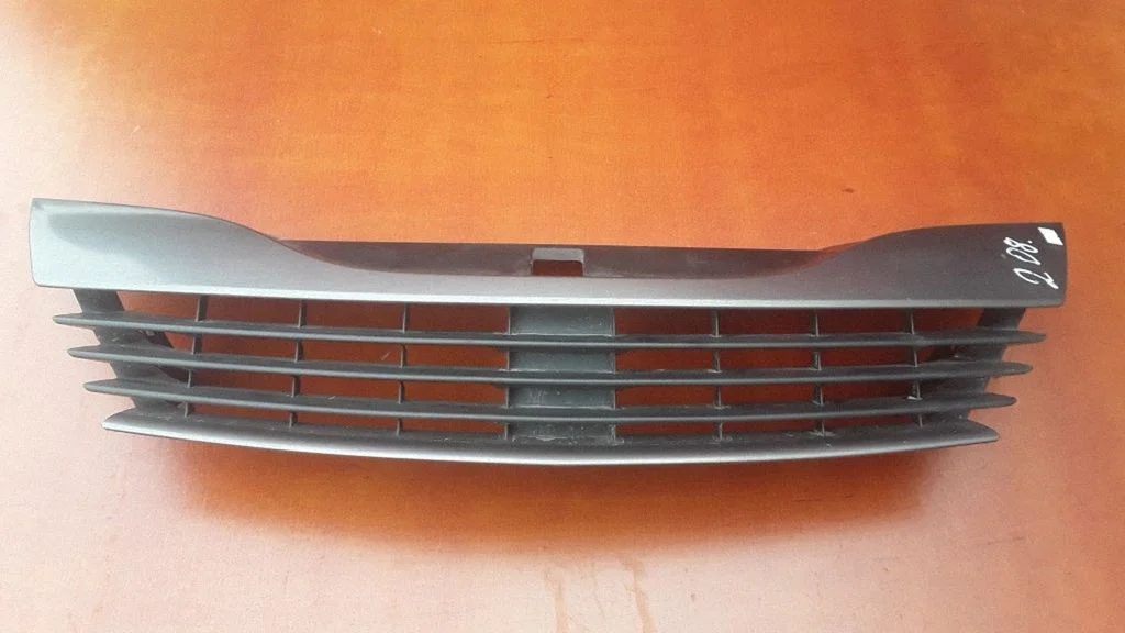 Front grill 8200012581