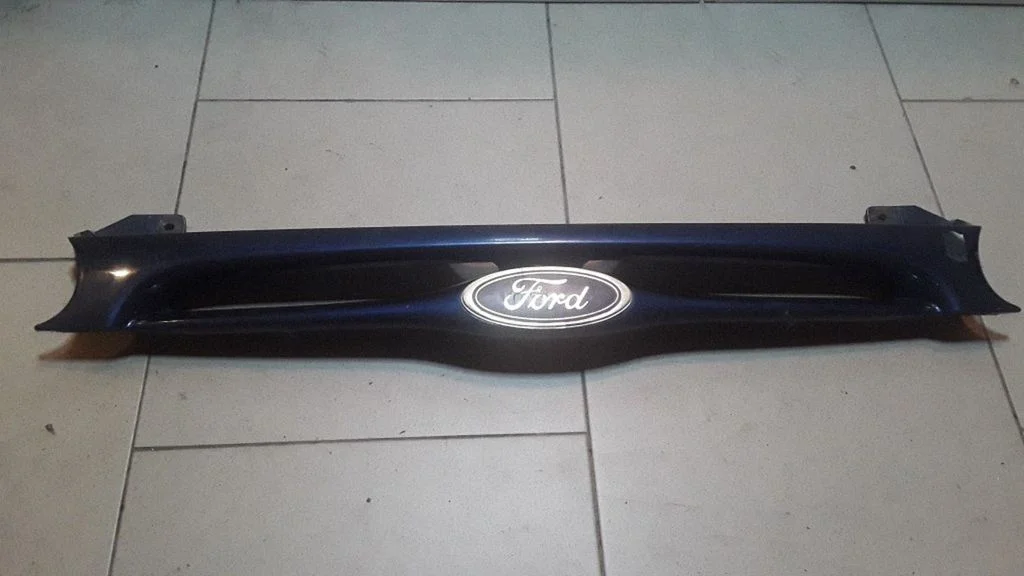 Front grill 93BG8A133AEW