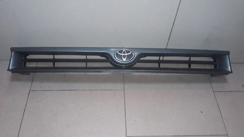 Front grill 531111A150