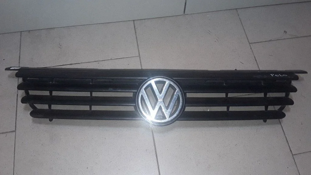 Front grill – Volkswagen Polo III 6N 6N2 6NF (1995-2001)