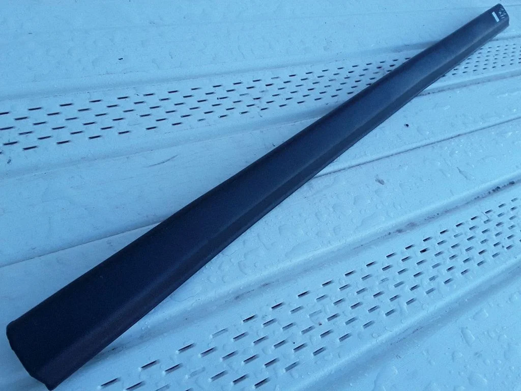 Front door trim (molding) 1H4853515