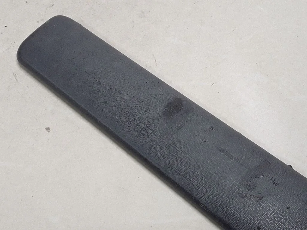 Front door trim (molding) 90589705