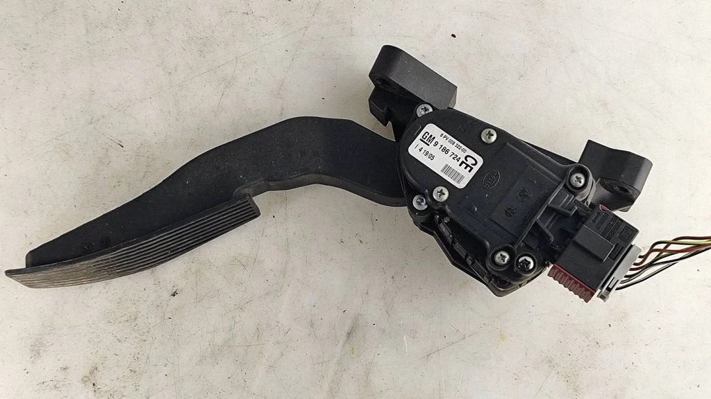 Accelerator throttle pedal 6PV00832200