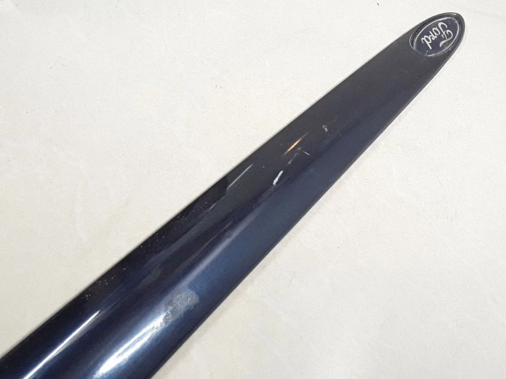 Esiukse liist (mold) 7M0853517F