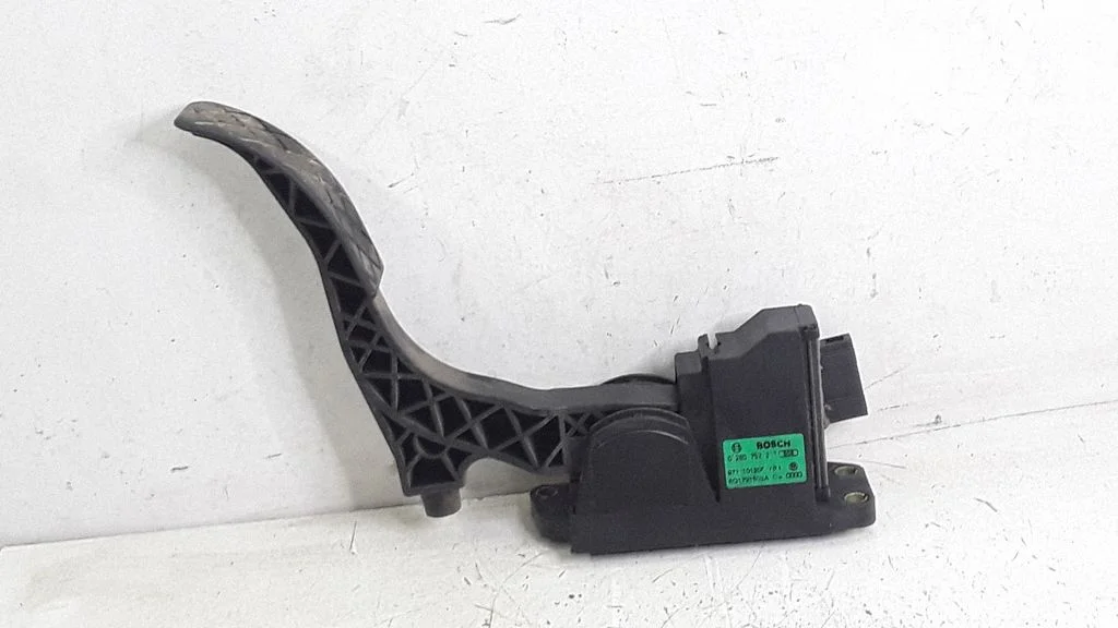 Accelerator throttle pedal 6Q1721503A