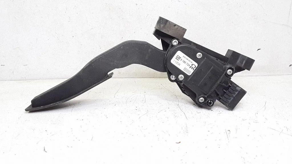 Accelerator throttle pedal – Opel Vectra C (2002-2005)