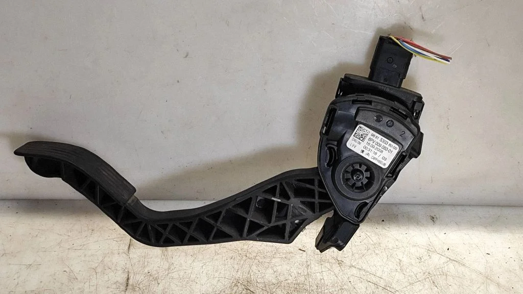 Accelerator throttle pedal 9681530380