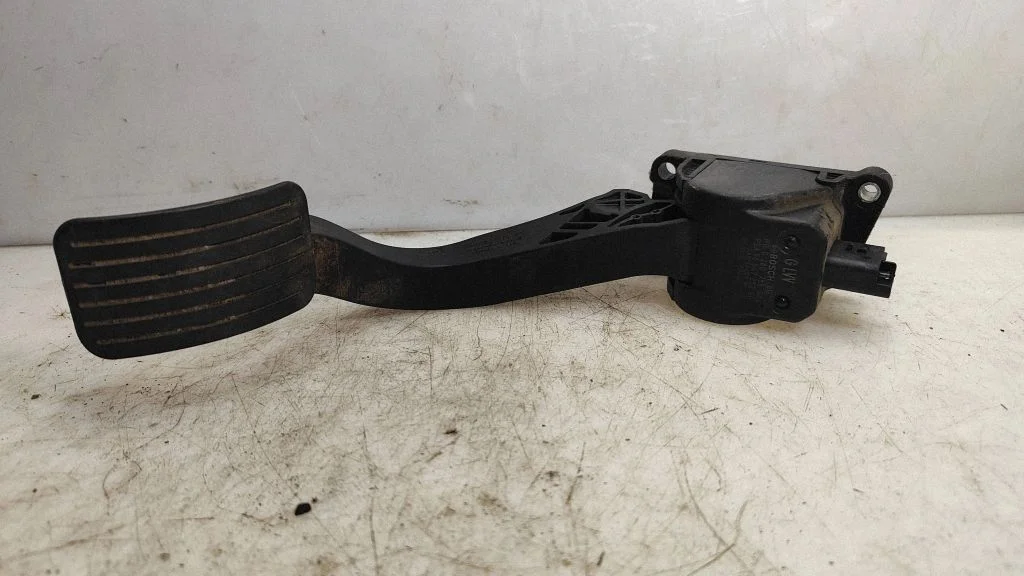 Accelerator throttle pedal 9654725380