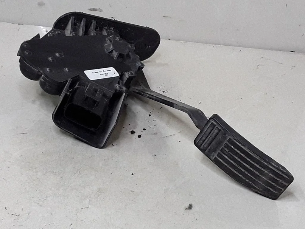 Accelerator throttle pedal YC159F836BC