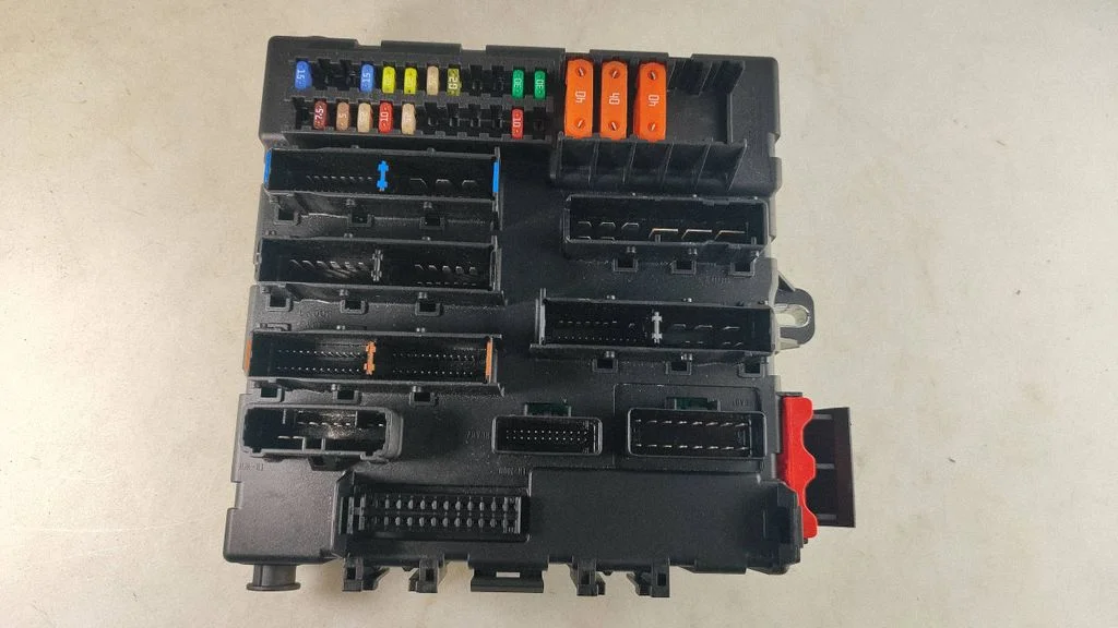 Fuse box set – Opel Vectra C (2002-2005)