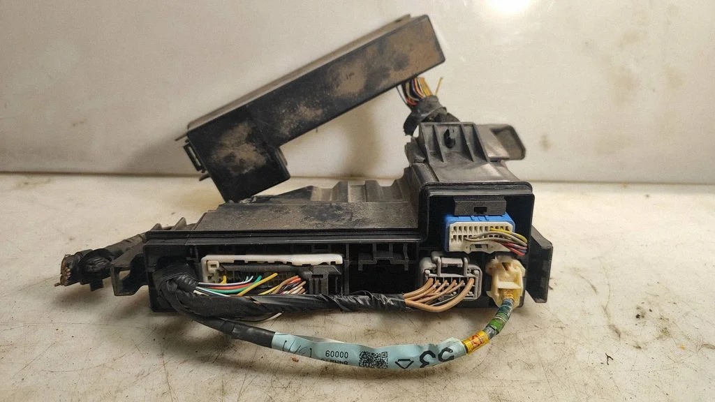 Fuse box set – Lexus IS 220D-250-350 (2006-2013)