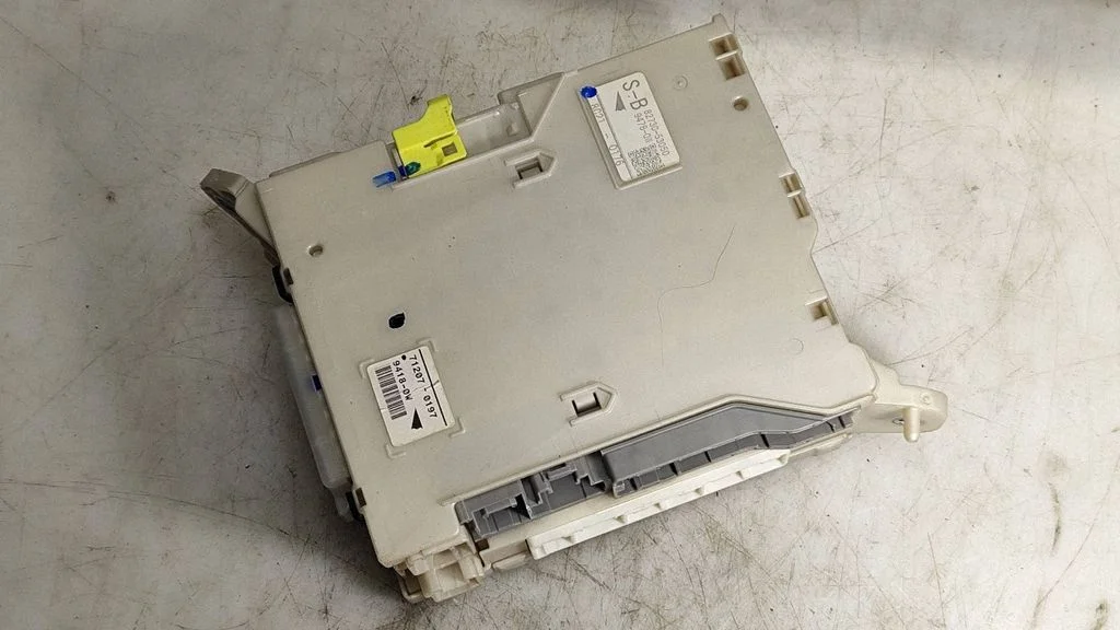 Fuse box set – Lexus IS 220D-250-350 (2006-2013)