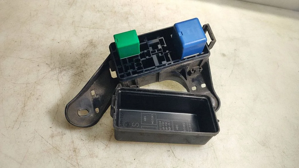Fuse box set – Lexus IS 220D-250-350 (2006-2013)