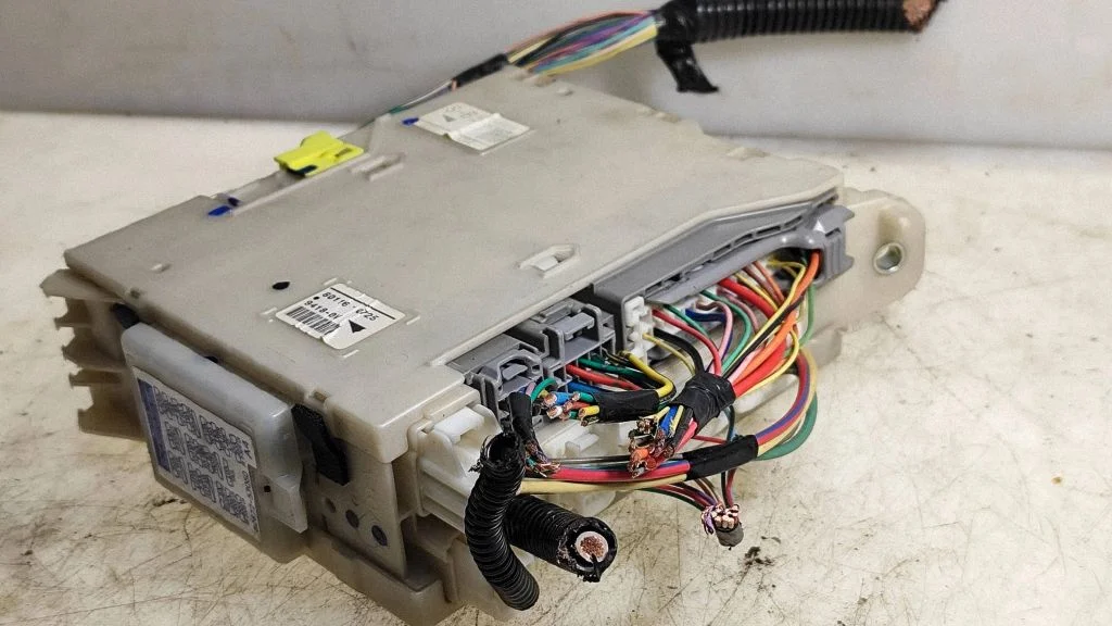 Fuse box set – Lexus IS 220D-250-350 (2006-2013)
