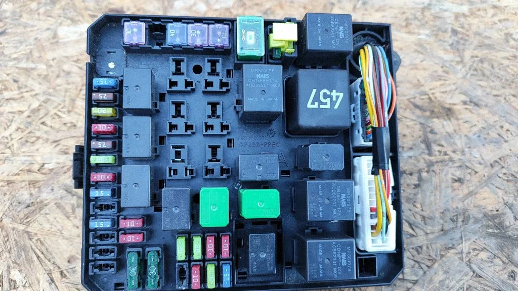 Fuse box set – Mitsubishi Lancer Evolution X (2008-2014)