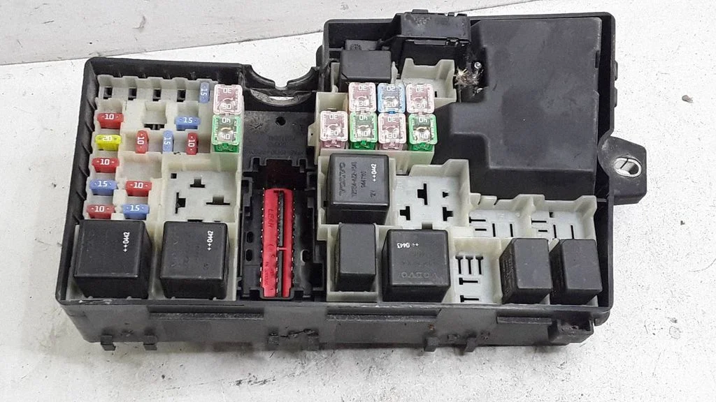 Fuse box set – Volvo V50 (2004-2007)