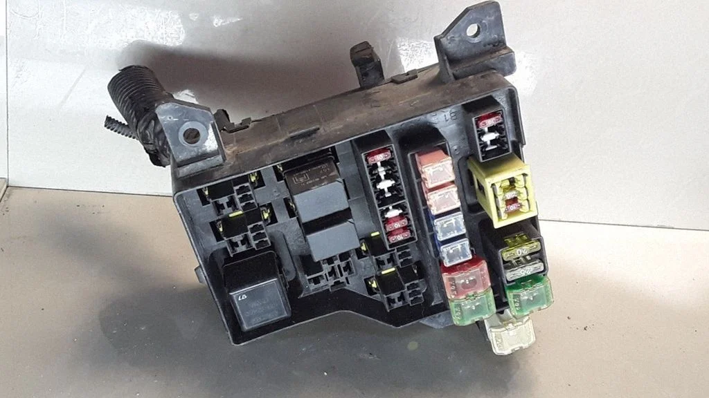 Fuse box set – Volvo S40, V40 (1995-2004)