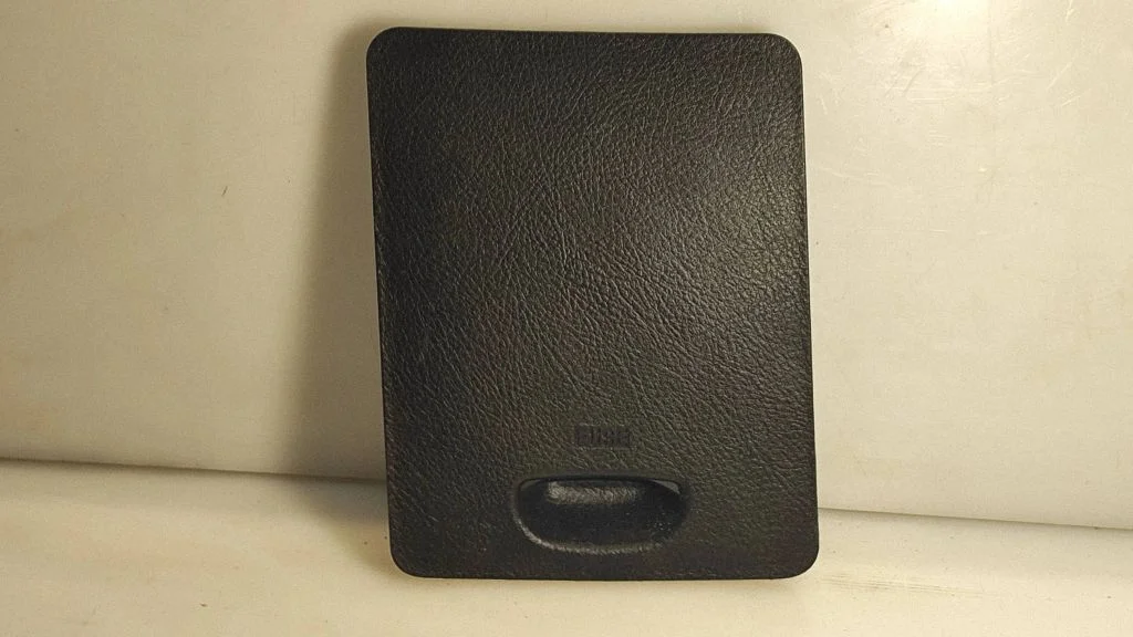 Fuse box cover – Hyundai Santa Fe (2006-2012)