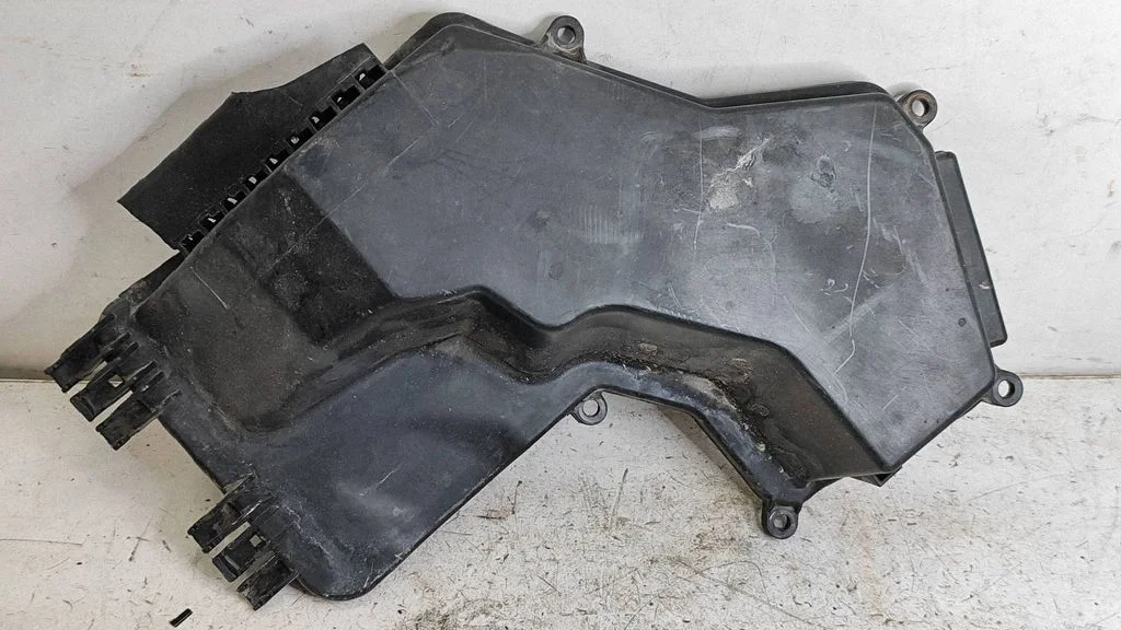 Fuse box cover – Audi A6 Allroad C6 (2006-2011)