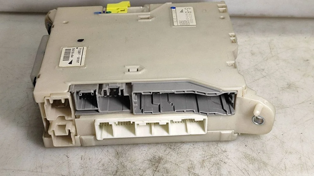 Fuse module 8273053050