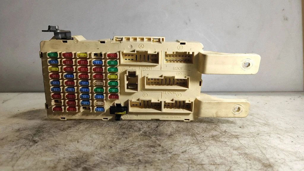 Fuse module – Hyundai Santa Fe (2006-2012)