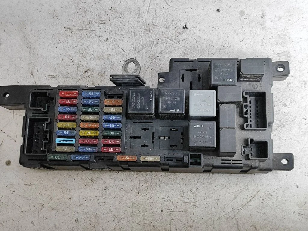 Drošinātāju bloks 8637841