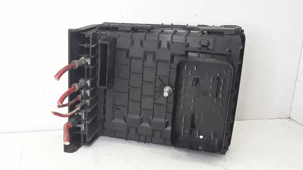 Fuse module – Audi A3 S3 8P (2003-2012)