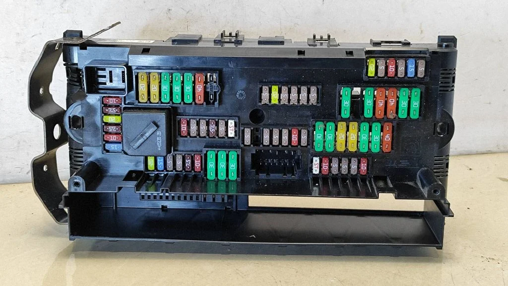 Fuse module – BMW 7 Series F01 F02 F03 F04 (2008-2016)