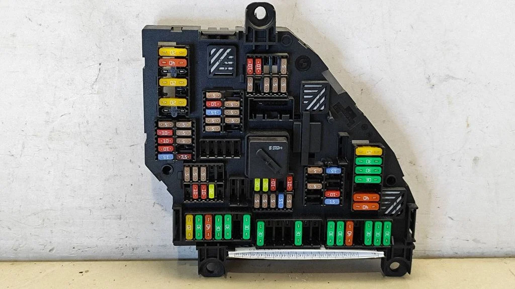 Fuse module – BMW 7 Series F01 F02 F03 F04 (2008-2016)