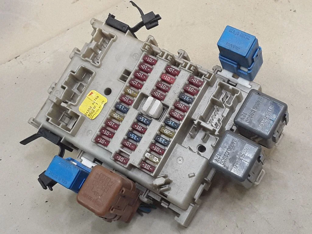 Fuse module – Nissan Primera (2002-2007)