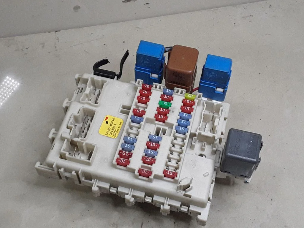 Fuse module 24350BU210