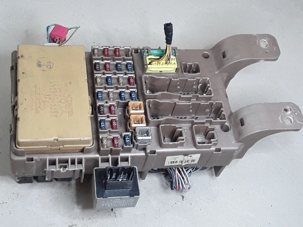 Kaitsmeplokk – Toyota Corolla Verso E121 (2001-2004)