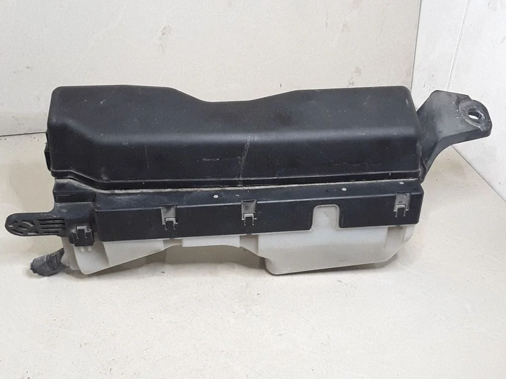 Kaitsmeplokk – Toyota Corolla Verso E121 (2001-2004)