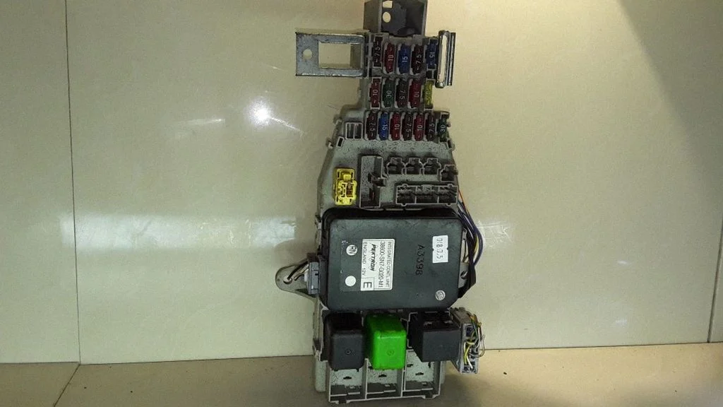 Fuse module – Honda Accord (1994-1998)