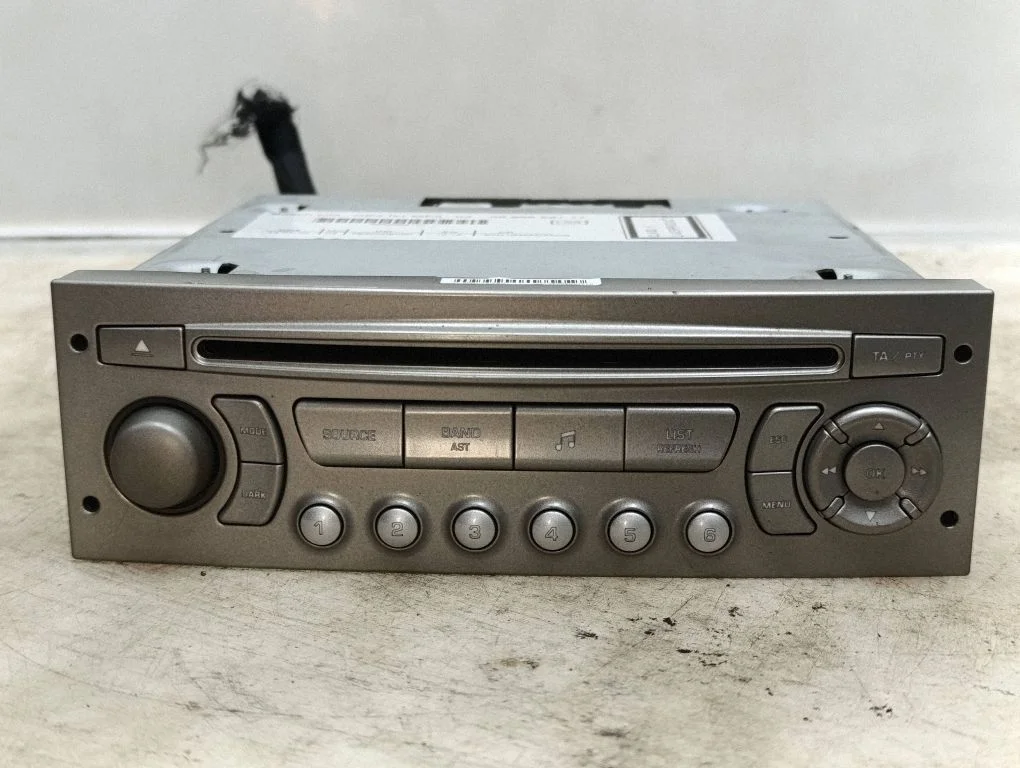 Radio/CD/DVD/GPS head unit 9666968177