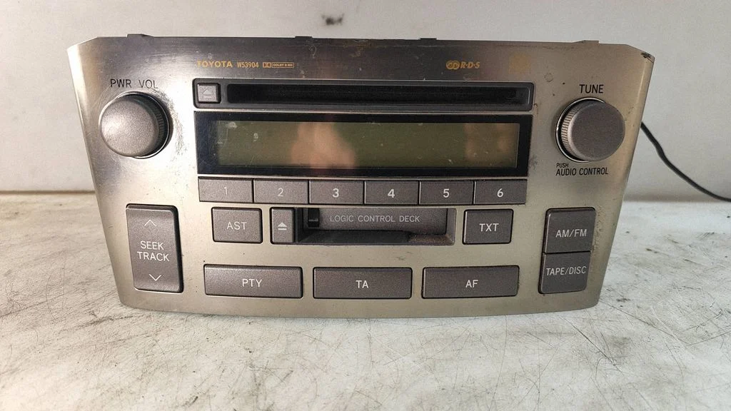 Raadio / CD/DVD-mängija / navigatsioon – Toyota Avensis T250 (2003-2006)