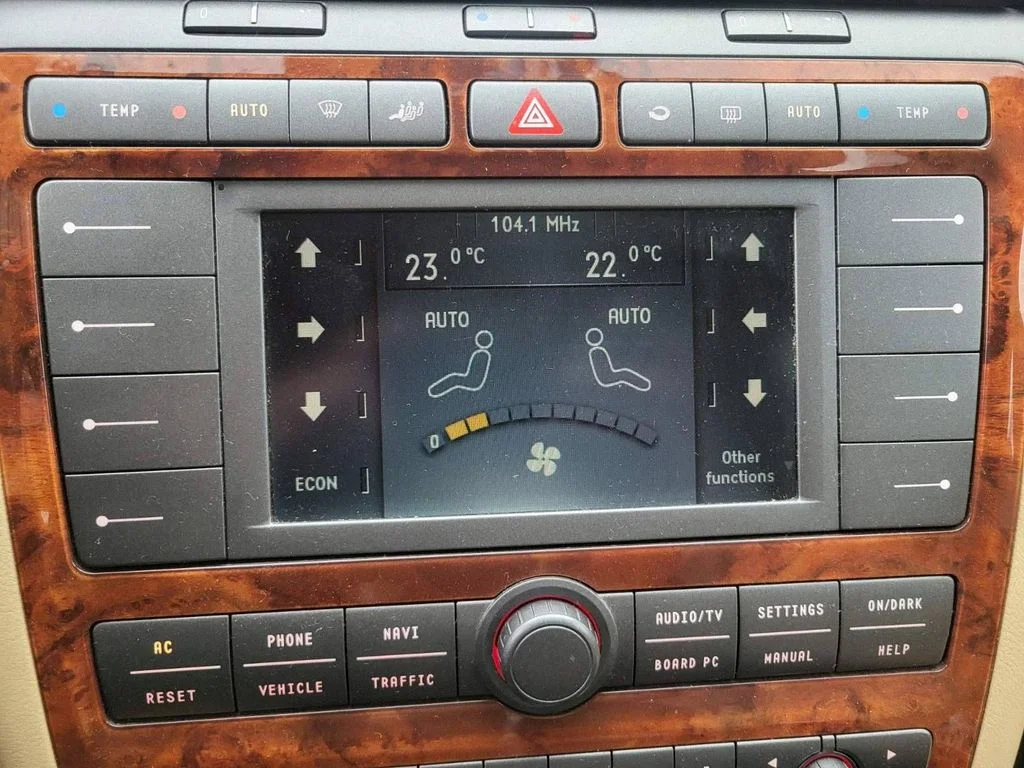 Radio, odtwarzacz CD/DVD, nawigacja 3D0035007P
