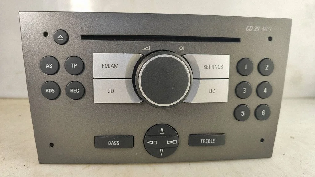 Radio/CD/DVD/GPS head unit – Opel Vectra C (2002-2005)