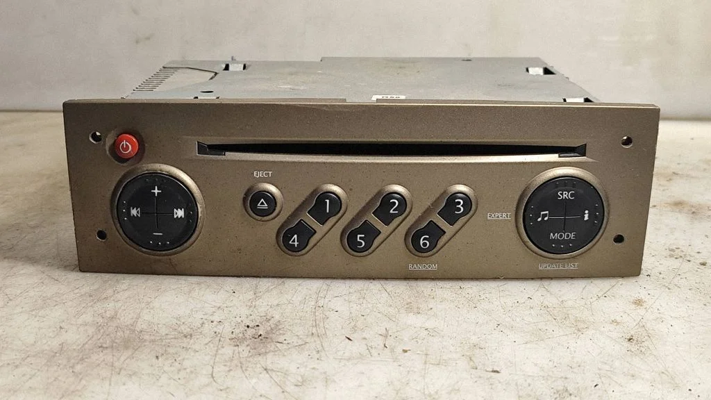 Radio/CD/DVD/GPS head unit – Renault Megane II (2006-2008)